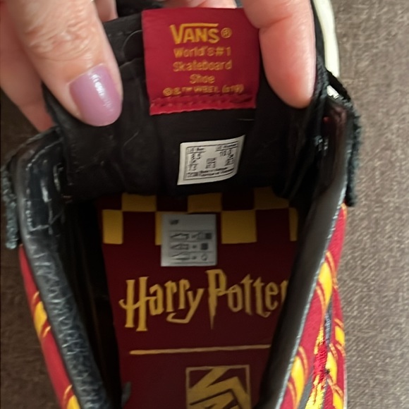 VANS x Harry Potter Gryffindor S8 Hi Top Limited Edition - Picture 10 of 11